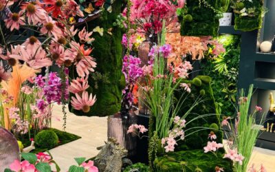 Add atmosphere to your restaurant with artificial foliage and flowers